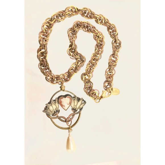 SUGAR GAY ISBER JEWELRY NECKLACE Cameo Heart Gorgeous - Picture 5 of 8